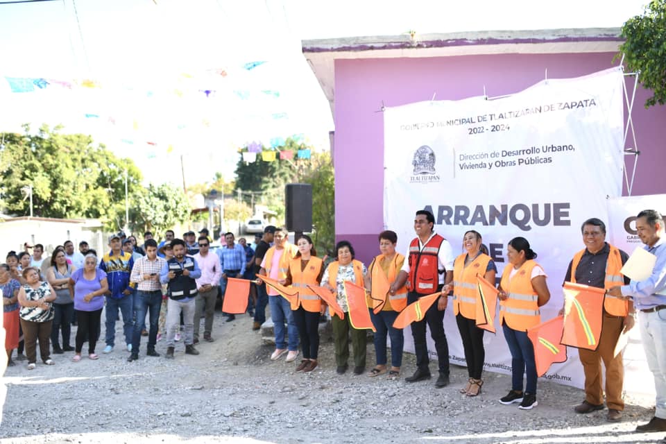 GABRIEL MORENO BRUNO ARRANCA OBRA DE PAVIMENTACIÓN EN LA COLONIA BONIFACIO GARCÍA (ALEJANDRA) DE TLALTIZAPÁN